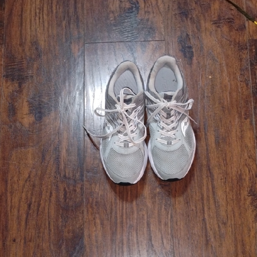 Saucony Women's Athletic Shoes - Gray and White